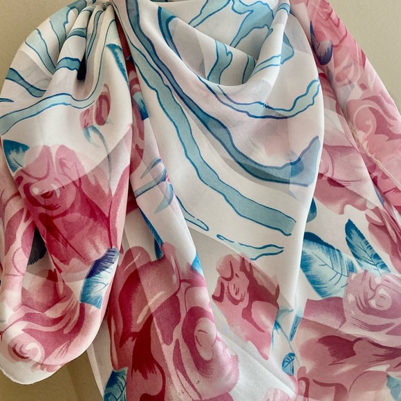 Accessories - Floral spring silk scarf.